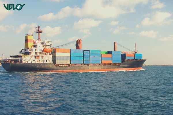 cargo boat - Difference Between Boat and Ship